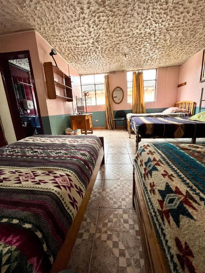 Hostal Carlos Luis Quito Buitenkant foto