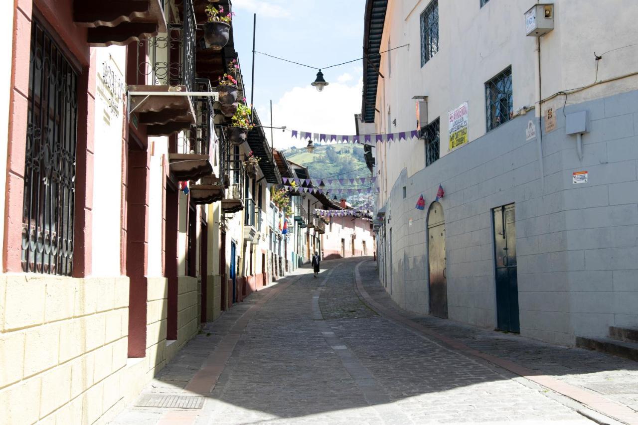 Hostal Carlos Luis Quito Buitenkant foto
