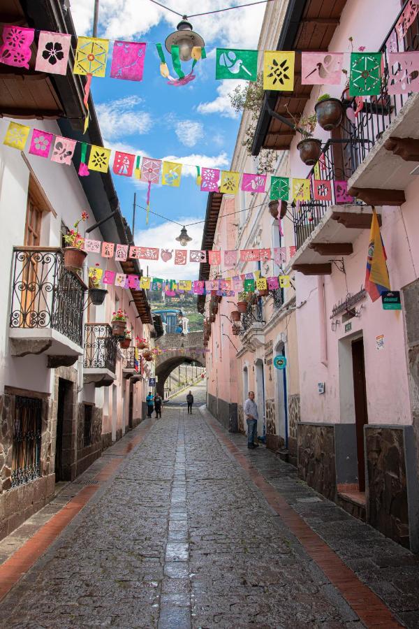 Hostal Carlos Luis Quito Buitenkant foto
