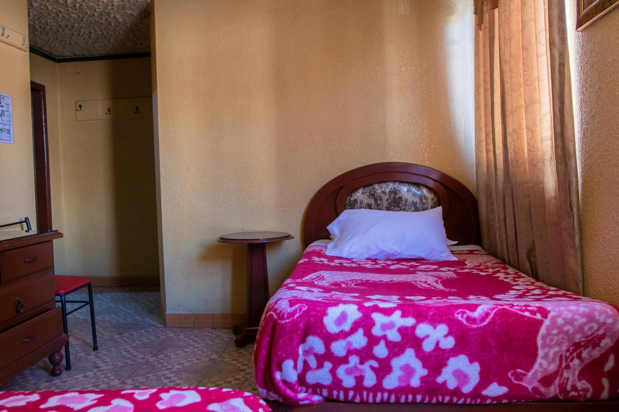 Hostal Carlos Luis Quito Buitenkant foto