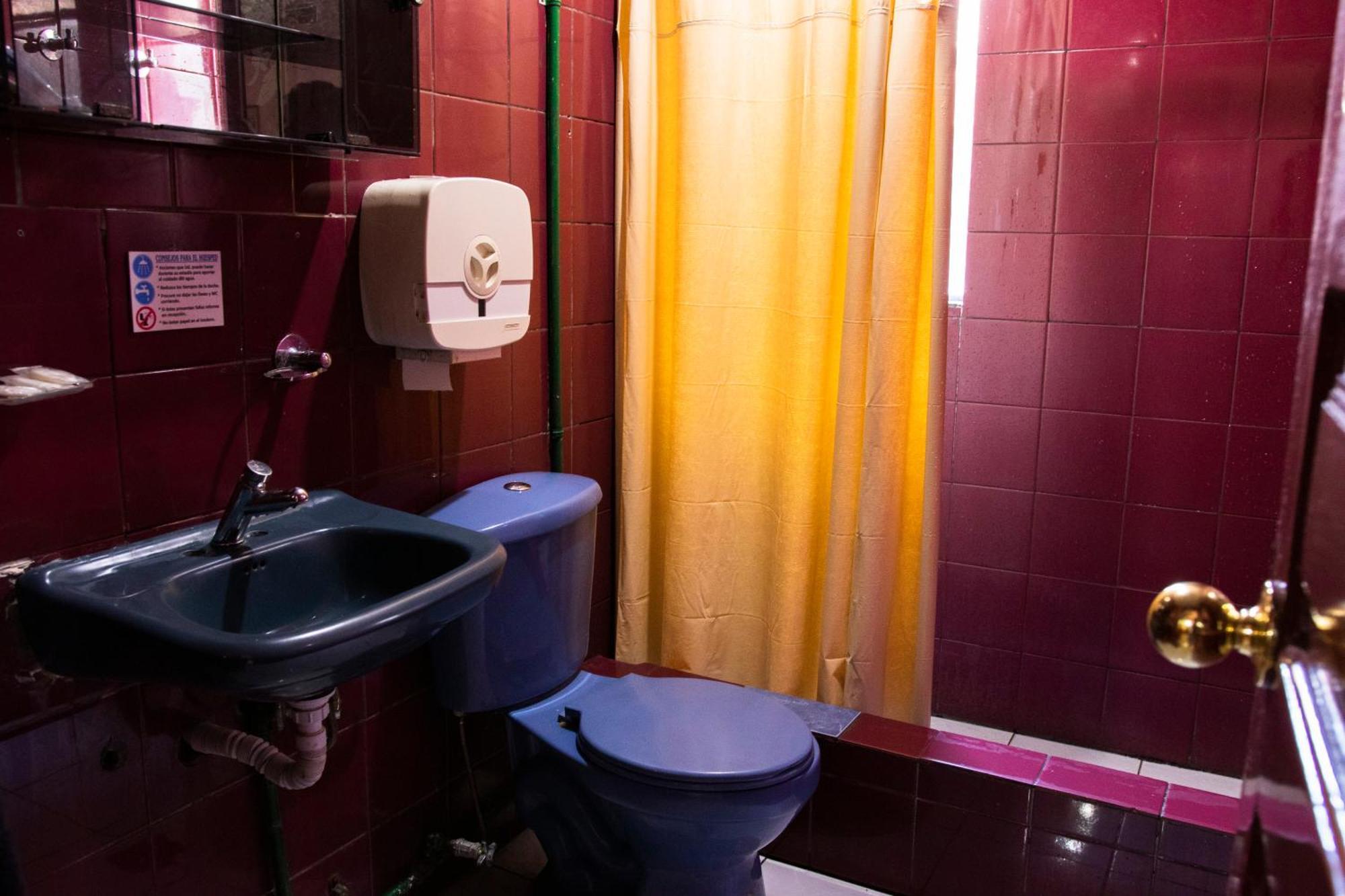 Hostal Carlos Luis Quito Buitenkant foto