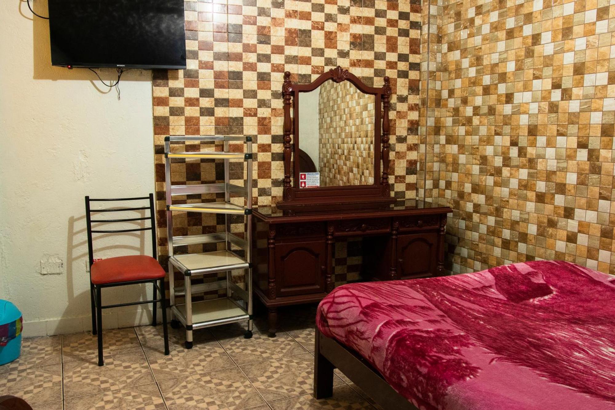 Hostal Carlos Luis Quito Buitenkant foto