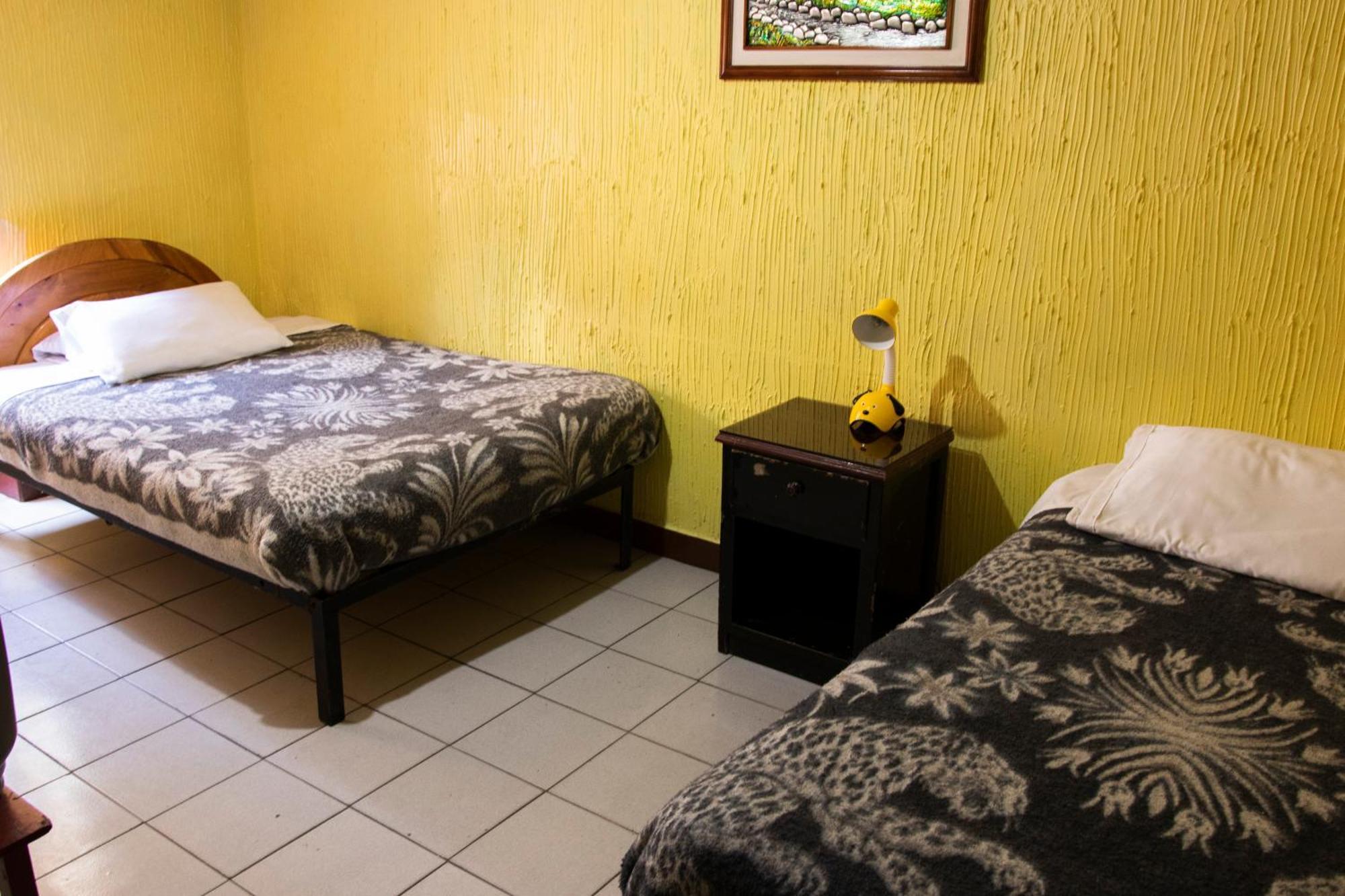 Hostal Carlos Luis Quito Buitenkant foto