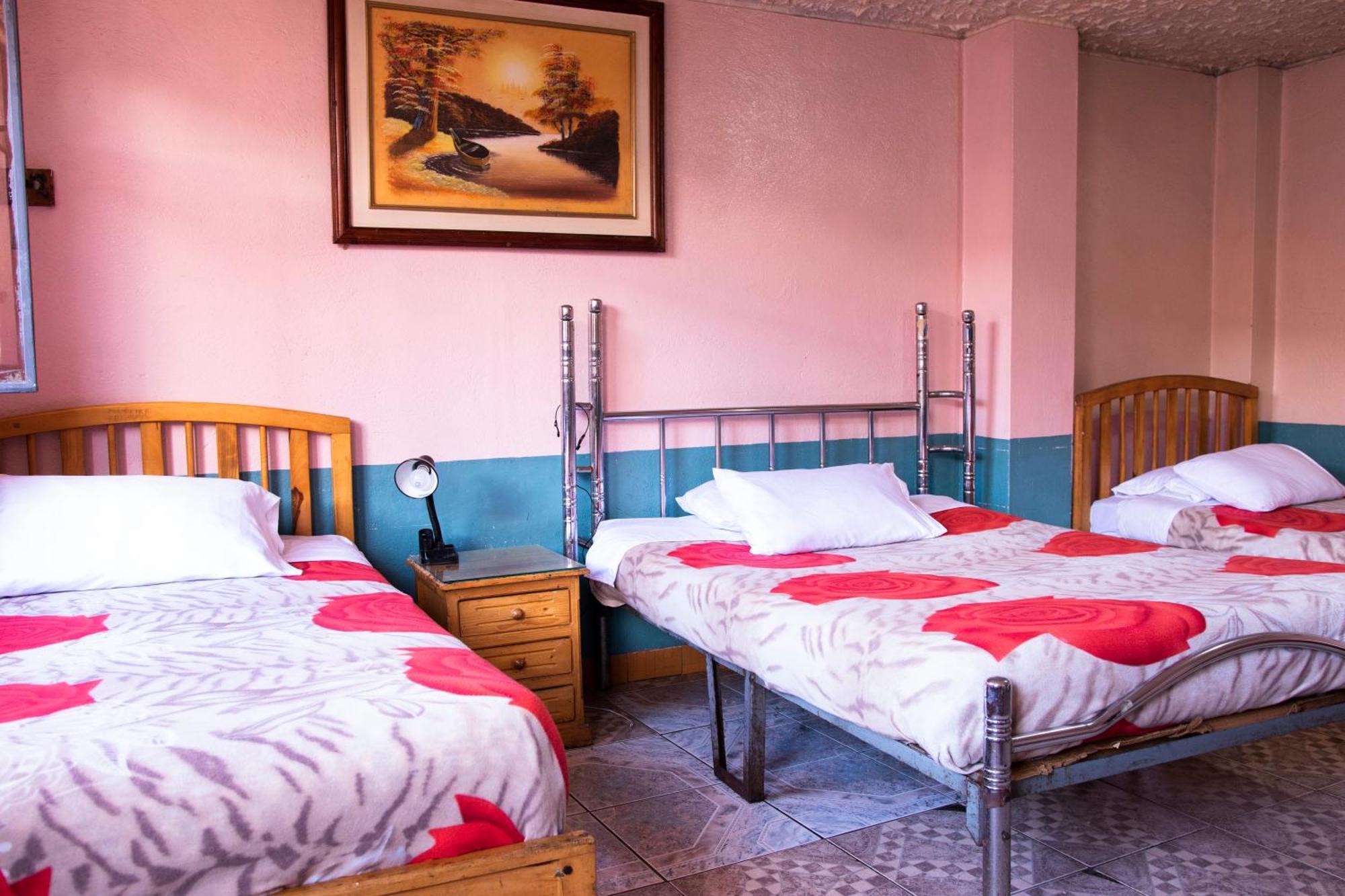 Hostal Carlos Luis Quito Buitenkant foto
