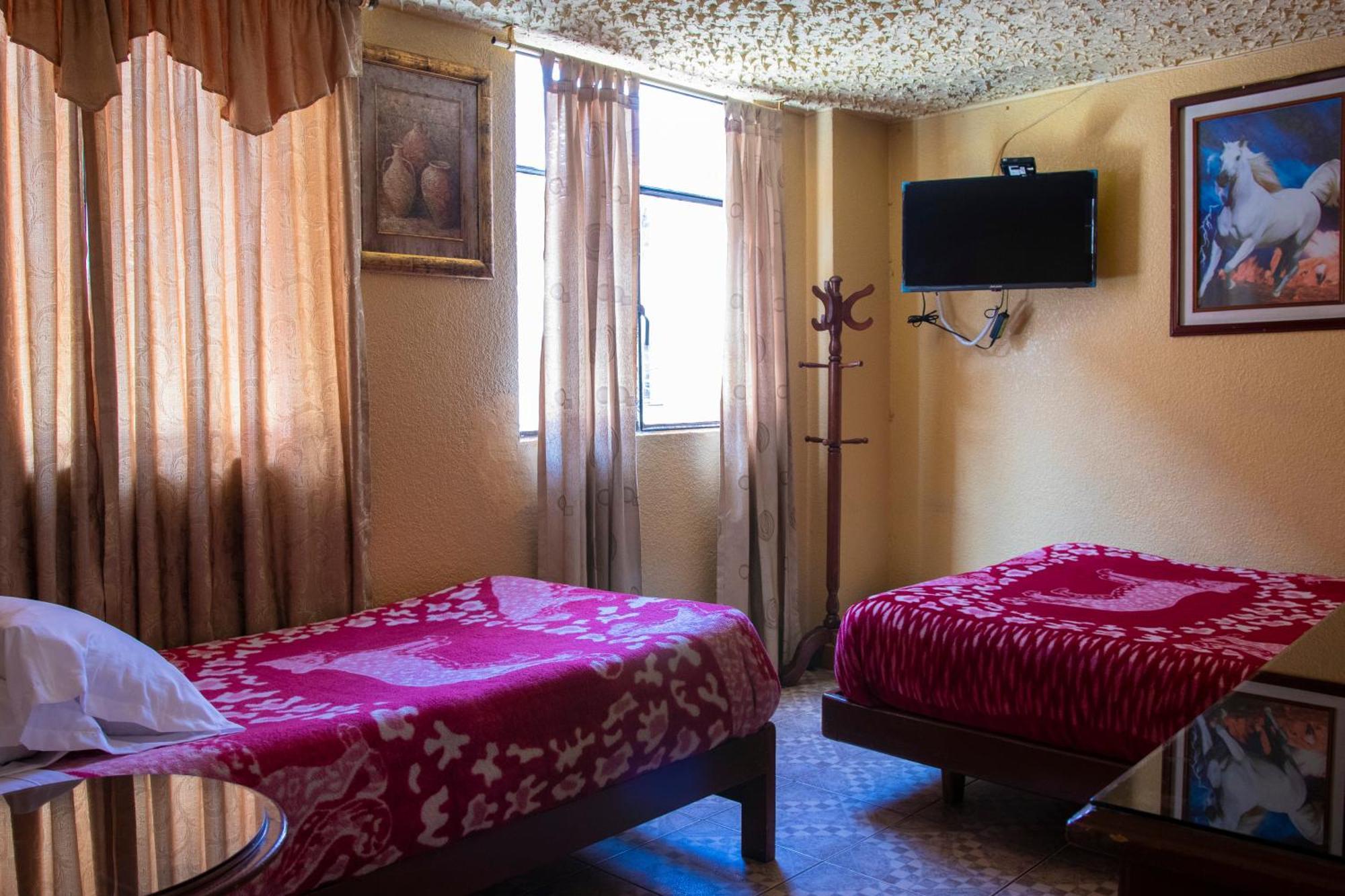 Hostal Carlos Luis Quito Buitenkant foto